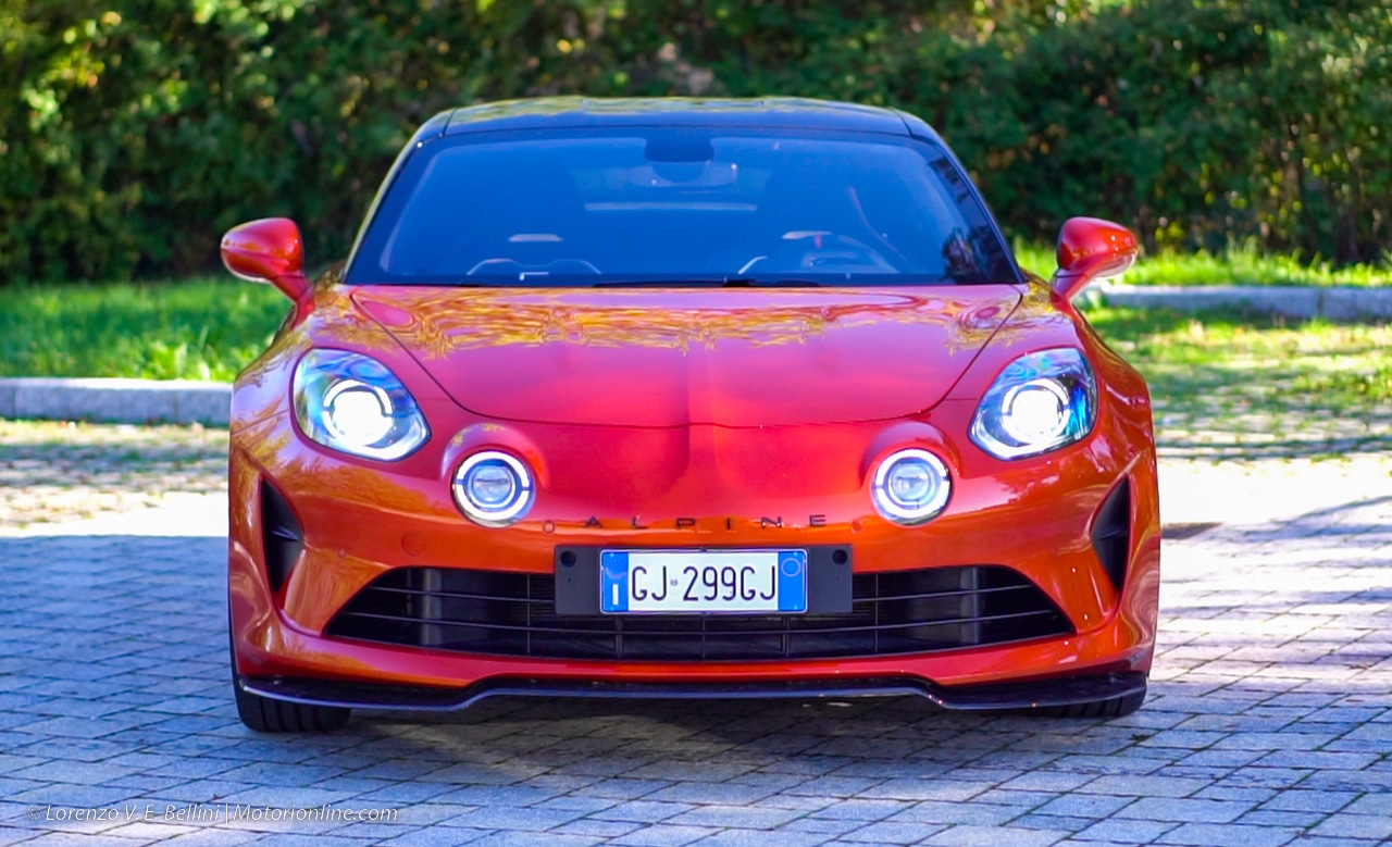 Alpine A110 2024: leggera, sportiva, iconica. Ecco le sue caratteristiche