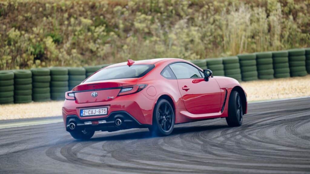 Toyota GR86 2024: un’auto sportiva analogica in un mondo digitale. Le sue caratteristiche