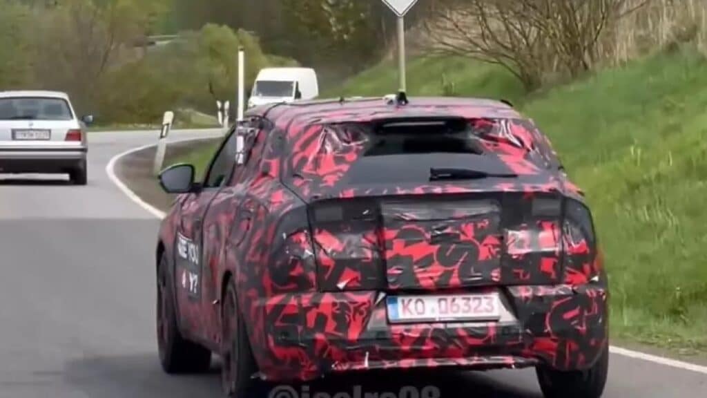 Alfa Romeo Milano Quadrifoglio: primo avvistamento? [VIDEO SPIA]