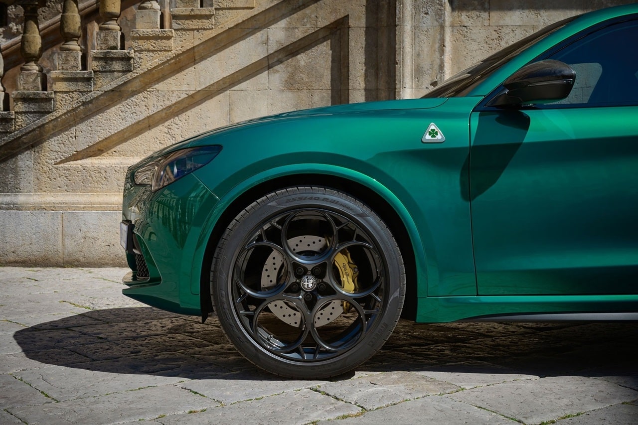 Alfa Romeo Stelvio Quadrifoglio 2025: almeno 940 cavalli per il futuro SUV del Biscione