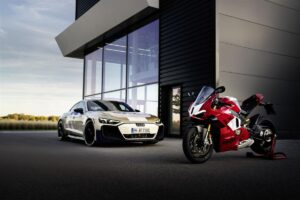 Audi e-tron GT e Ducati Panigale V4 R: l’eccellenza sportiva dei brand