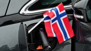 In Norvegia le auto elettriche in strada potrebbero superare le benzina già entro quest’anno