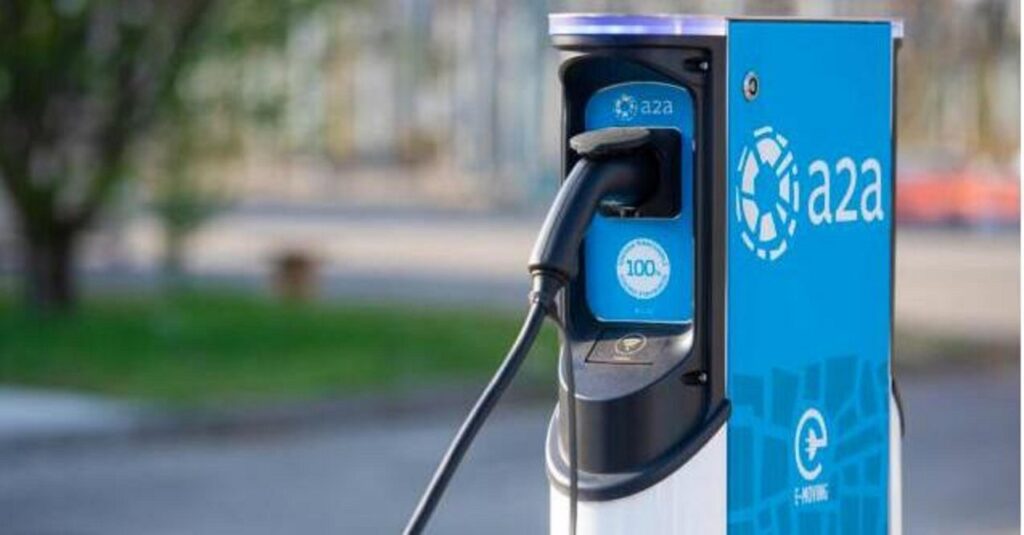 Auto elettriche: rincari di oltre il 30% sulla ricarica, conviene ancora?