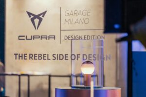 Cupra crea una nuova lampada portatile con Marset