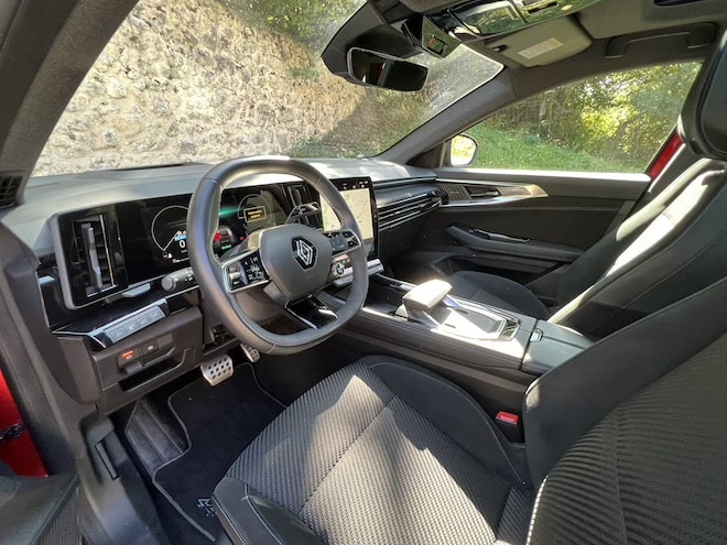 android, renault austral: full hybrid fun drive con il 4control