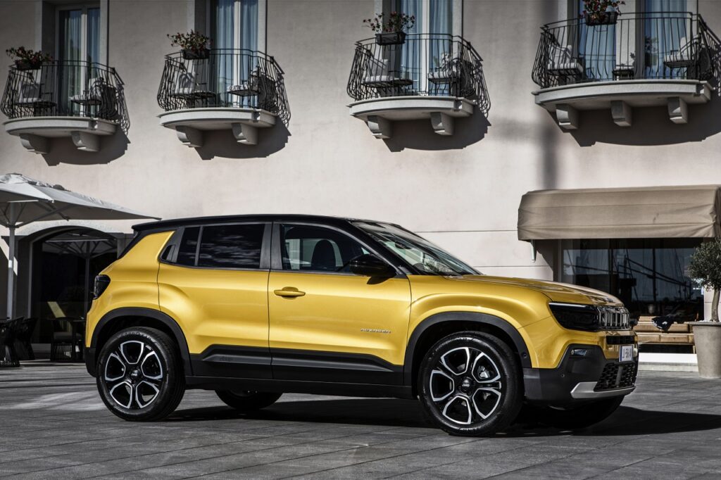 Jeep Avenger è il B-SUV elettrico più venduto in Italia