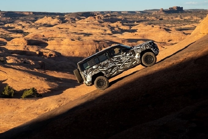 Land Rover Defender OCTA sarà presentata il 3 luglio 2024 [FOTO e VIDEO]