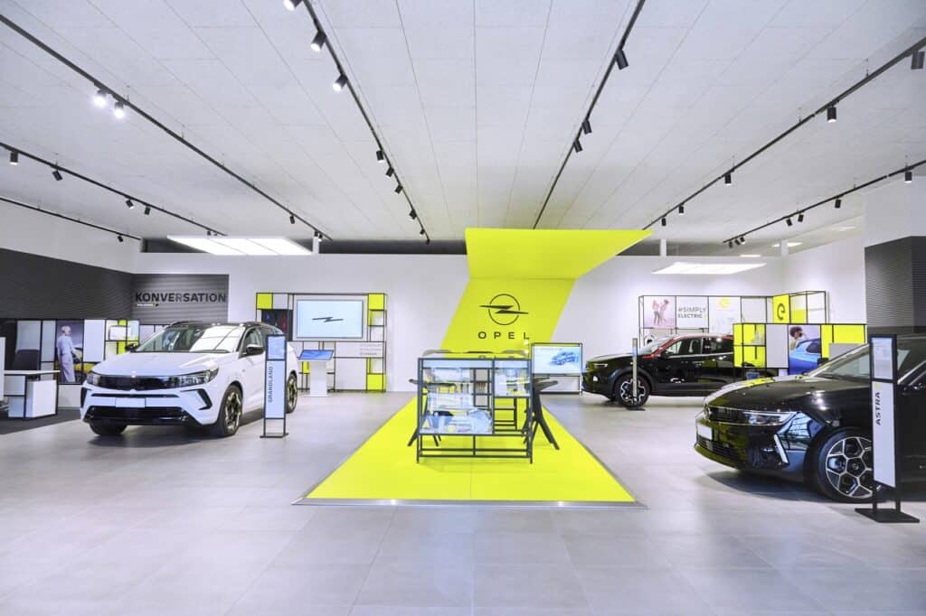 Opel: nuovo concept per gli showroom del marchio di Stellantis