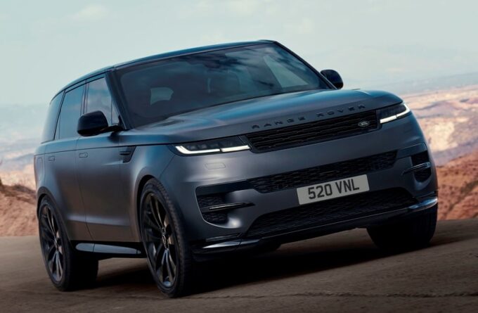 Range Rover Sport Stealth Pack: scura, cattiva e seducente con il look dark [FOTO]