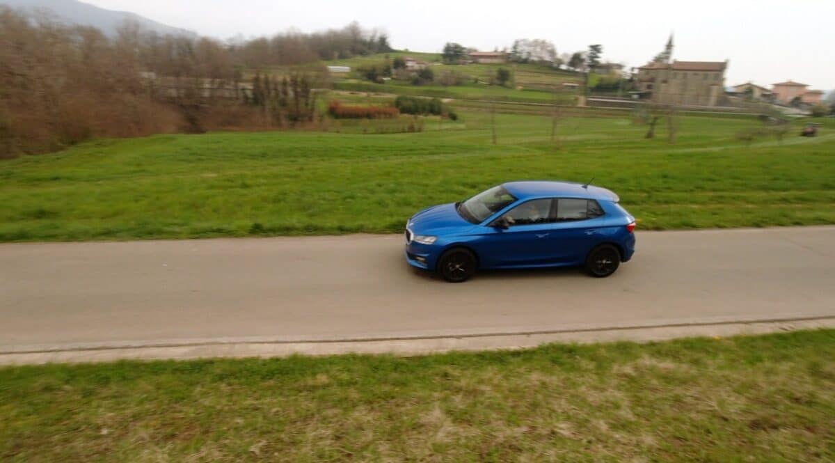 skoda fabia young edition interni