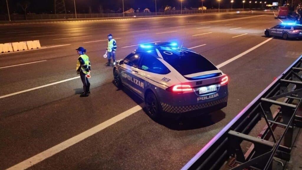 Tesla Model X Polizia