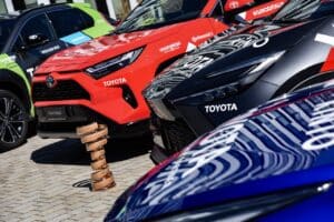Toyota ha consegnato oggi a RCS le vetture per il Giro d’Italia 2024
