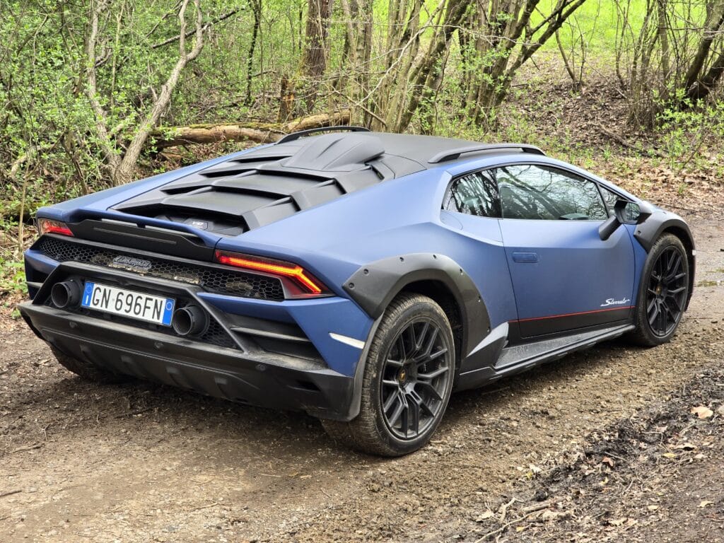 Lamborghini Huracán Sterrato 2024 | Com'è & Come Va