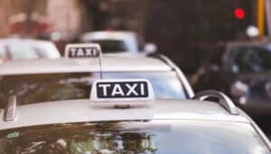 Taxi e licenze: le domande per il bando delle 450 nuove licenze taxi deve essere presentato entro il 30 aprile
