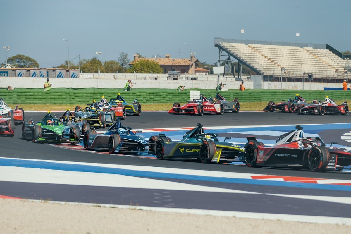 Misano si elettrizza con la Formula E, l’ABT Cupra Team risponde bene