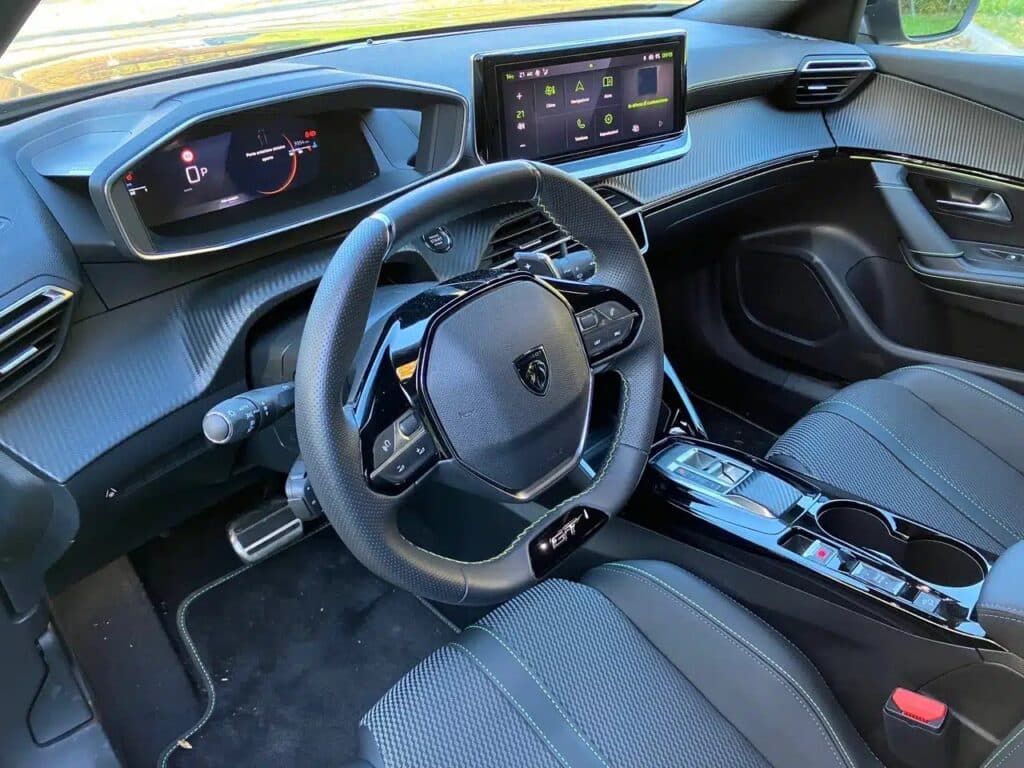 Peugeot 2008 2024: il SUV di Segmento B con un nuovo look e tecnologia avanzata. Le sue caratteristiche