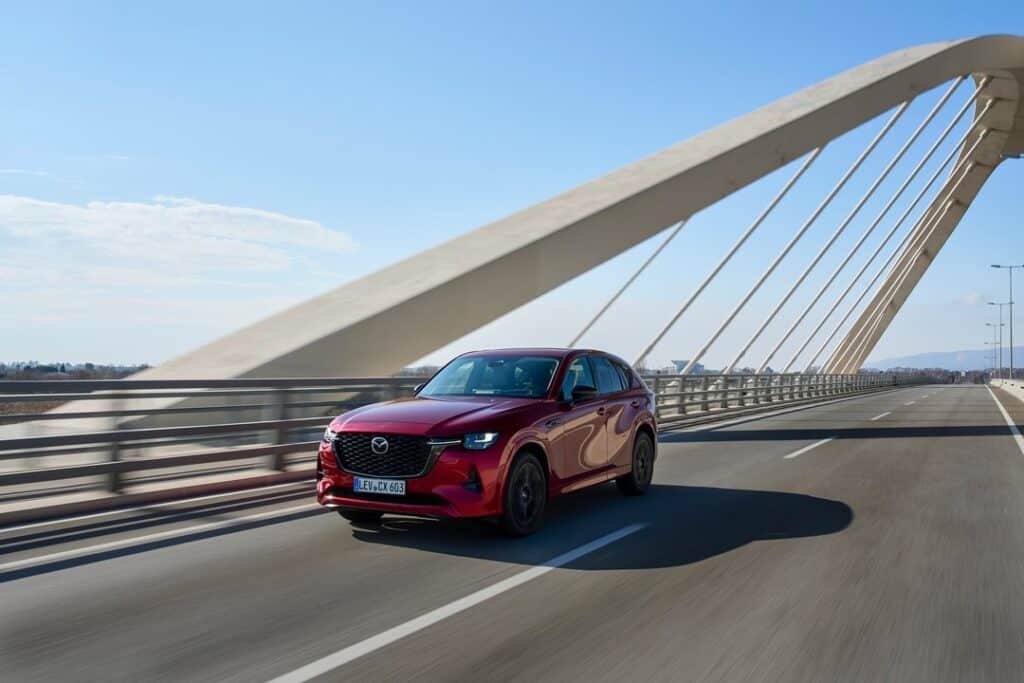 Mazda CX-60: i motori con prezzi e allestimenti. Il focus sulla tecnologia ibrida e-Skyactiv D