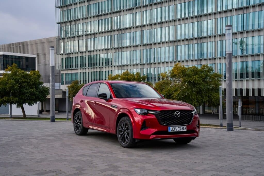 Mazda CX-60: i motori con prezzi e allestimenti. Il focus sulla tecnologia ibrida e-Skyactiv D