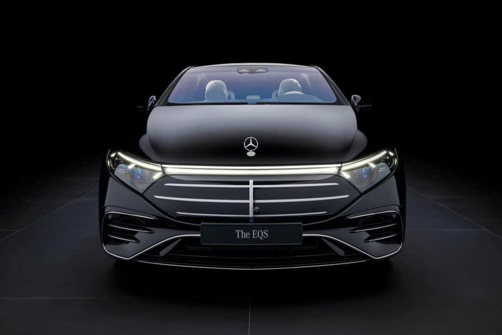 Arriva il restyling per la Mercedes EQS: più autonomia e ritocchi estetici
