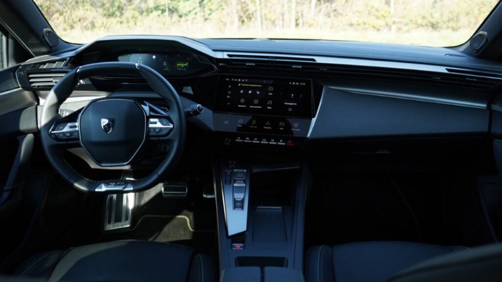 Peugeot 308 2024: versioni, motori, allestimenti e caratteristiche