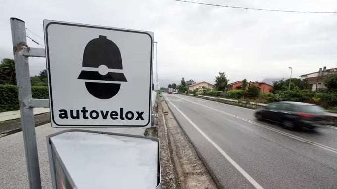 Stretta sugli autovelox, c’è la legge: stop ai dispositivi in città sotto i 50 km/h