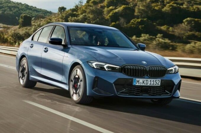 BMW Serie 3 2024: restyling per berlina e Touring che diventano più tecnologiche [FOTO]