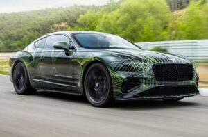 Bentley Continental GT 2025: debutta a giugno, avrà il V8 ibrido plug-in da 782 CV [TEASER]