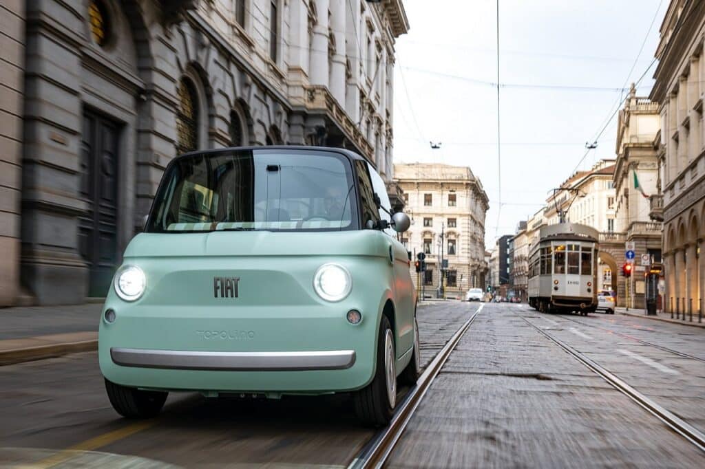 Maxi sequestro di Fiat Topolino al porto di Livorno: “Non sono italiane”, la replica di Stellantis