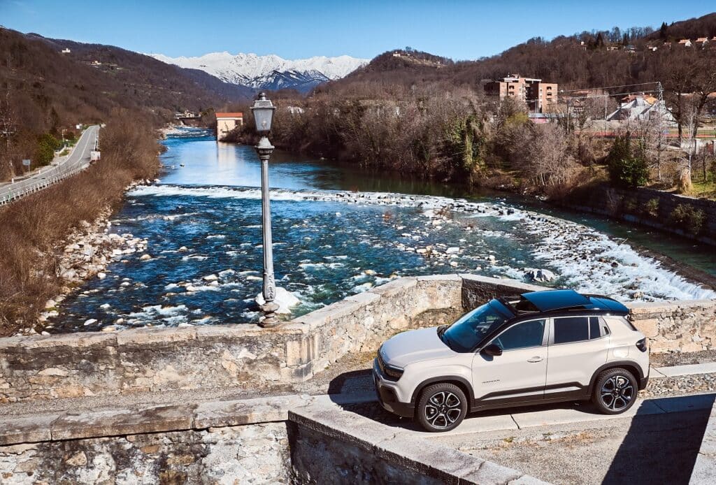 Jeep Avenger: il SUV compatto si aggiudica il titolo di “Weekend car 2024”