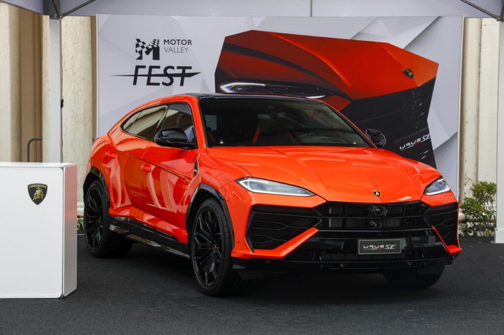 Lamborghini Urus SE: anteprima europea al Motor Valley Fest [FOTO]