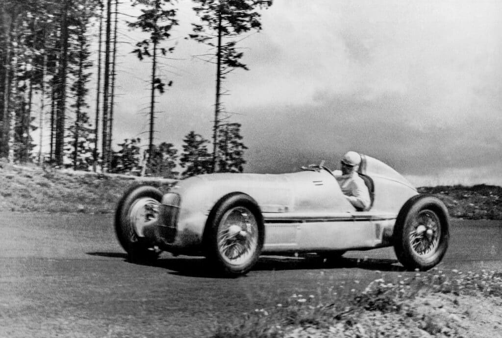 Mercedes-Benz W 25