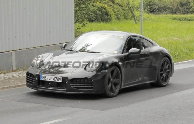 Porsche 911 Turbo Touring - Foto spia 29-05-2024
