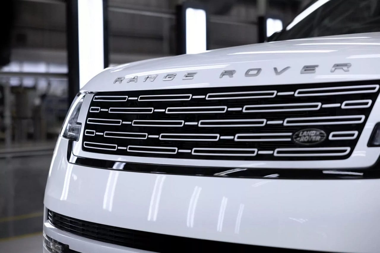 Per la prima volta la Range Rover sarà prodotta fuori dal Regno Unito
