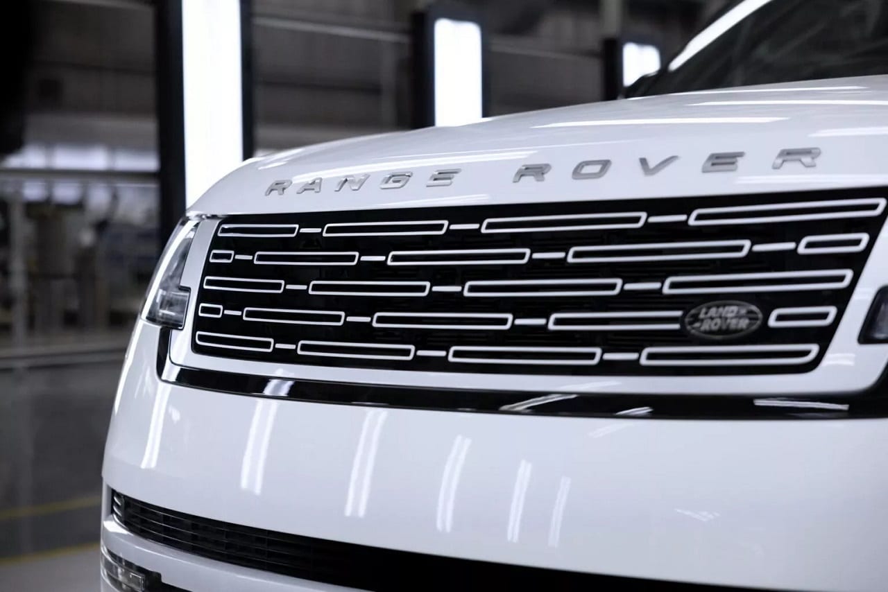 Per la prima volta la Range Rover sarà prodotta fuori dal Regno Unito