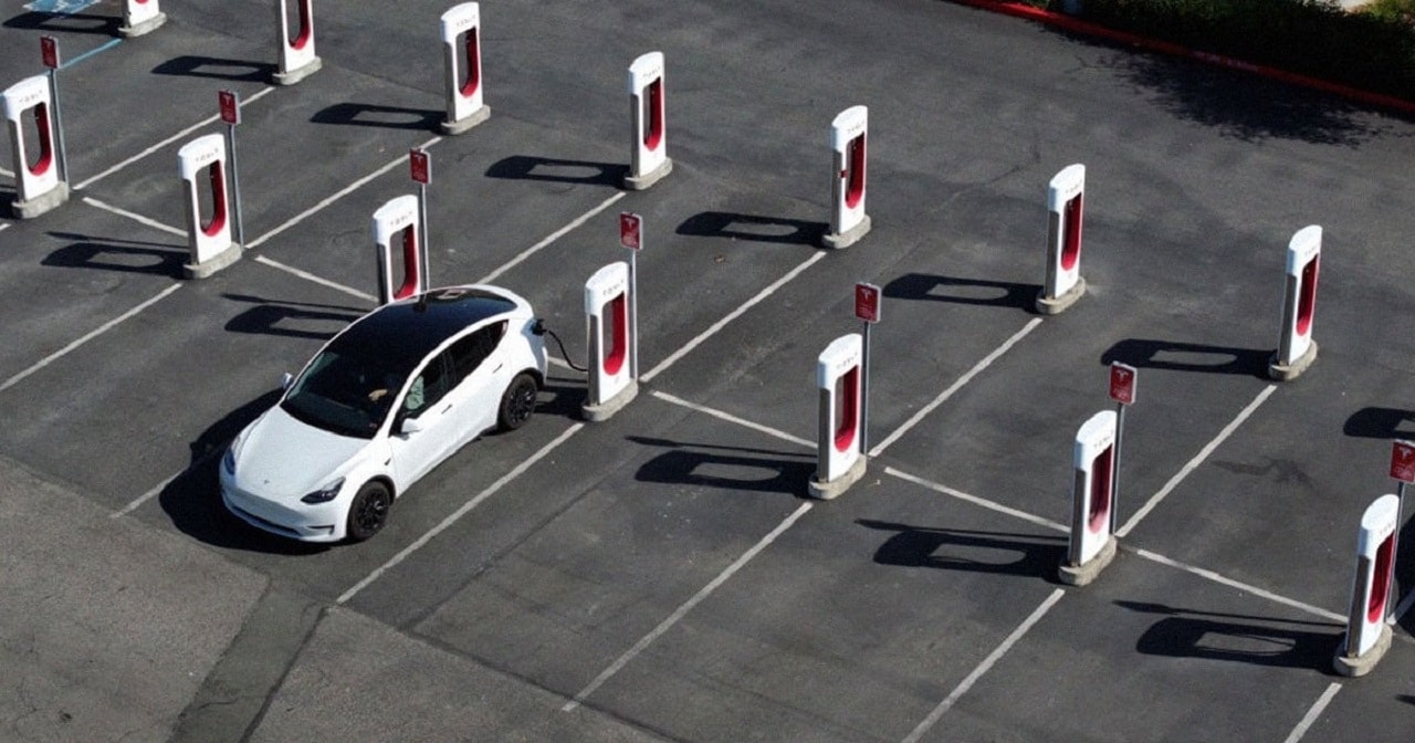 Elon Musk: “Tesla investirà 500 milioni di dollari nella rete Supercharger”