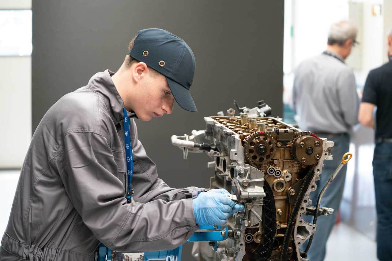 Toyota: nasce Tech School, per creare i meccanici del futuro