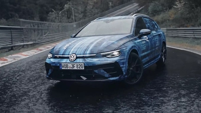 Nuova Volkswagen Golf R 2024: debutto sempre più vicino [VIDEO TEASER]