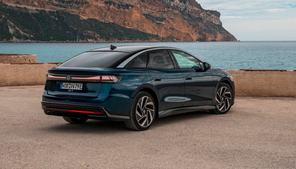 Volkswagen ID.7 2024: caratteristiche, motori elettrici e allestimenti