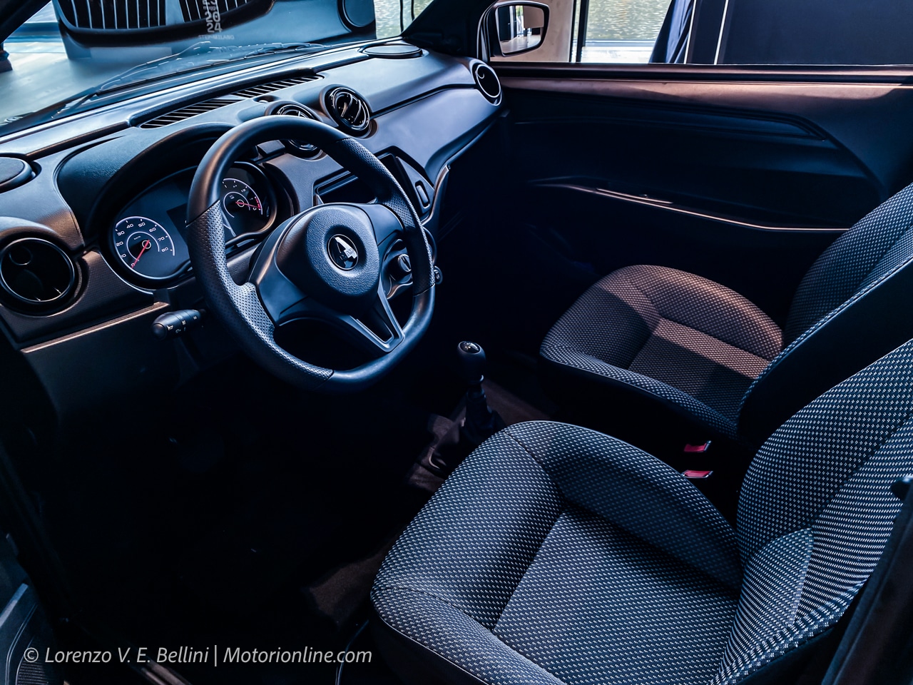Aixam e-Minauto Access elettrica 2024 - Abitacolo