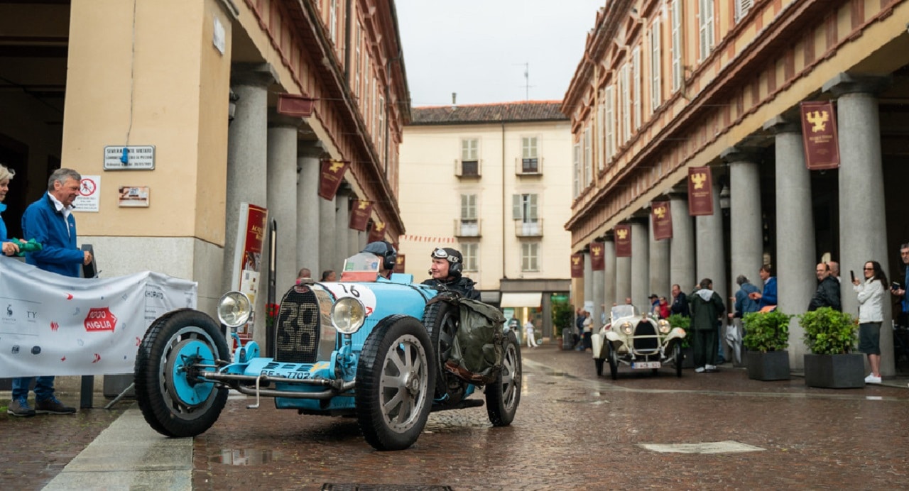 1000 Miglia 2024: la carovana della “Freccia Rossa” si dirige verso Genova