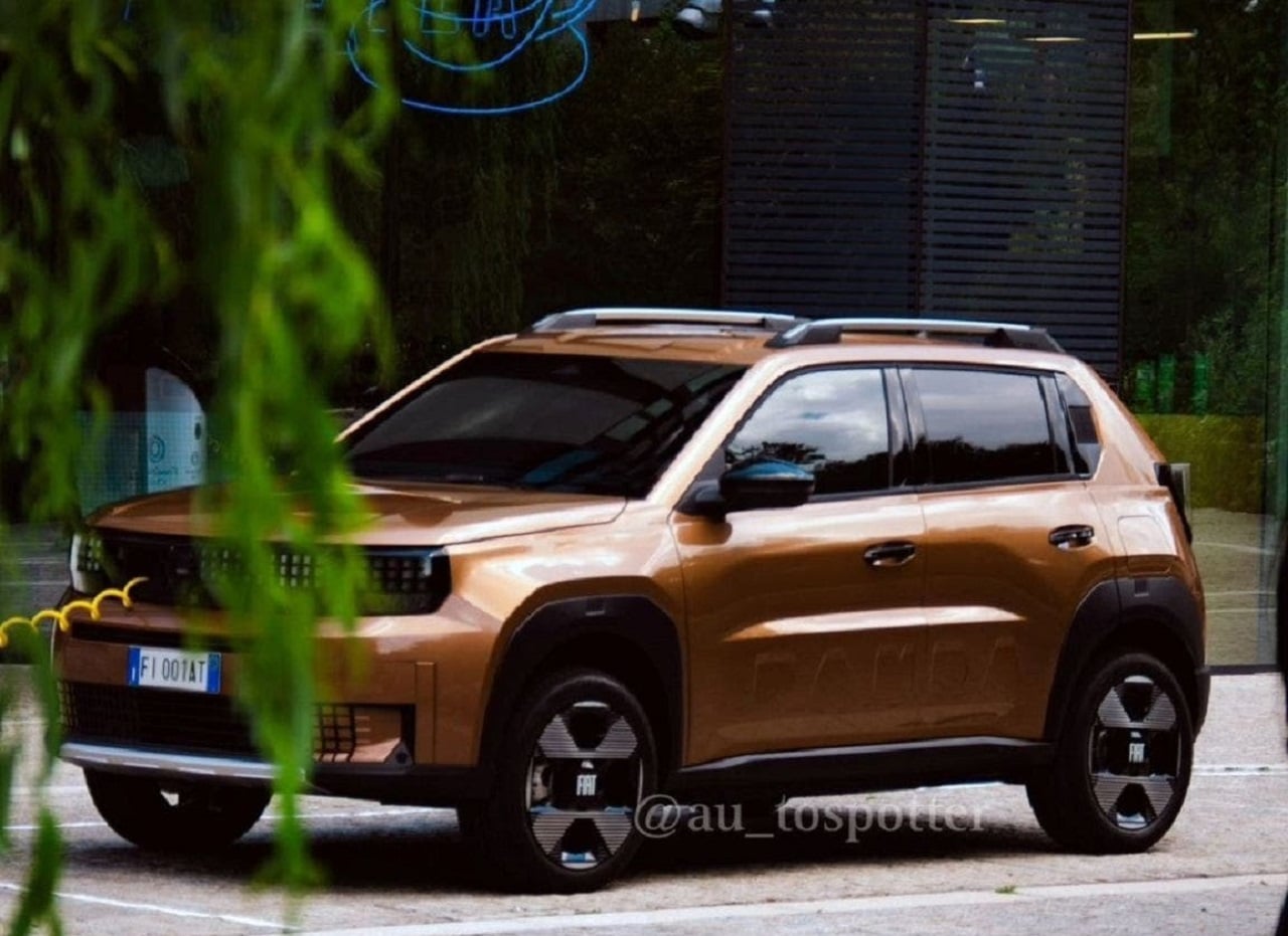 Fiat Grande Panda avvistata a Torino in color bronzo metallizzato