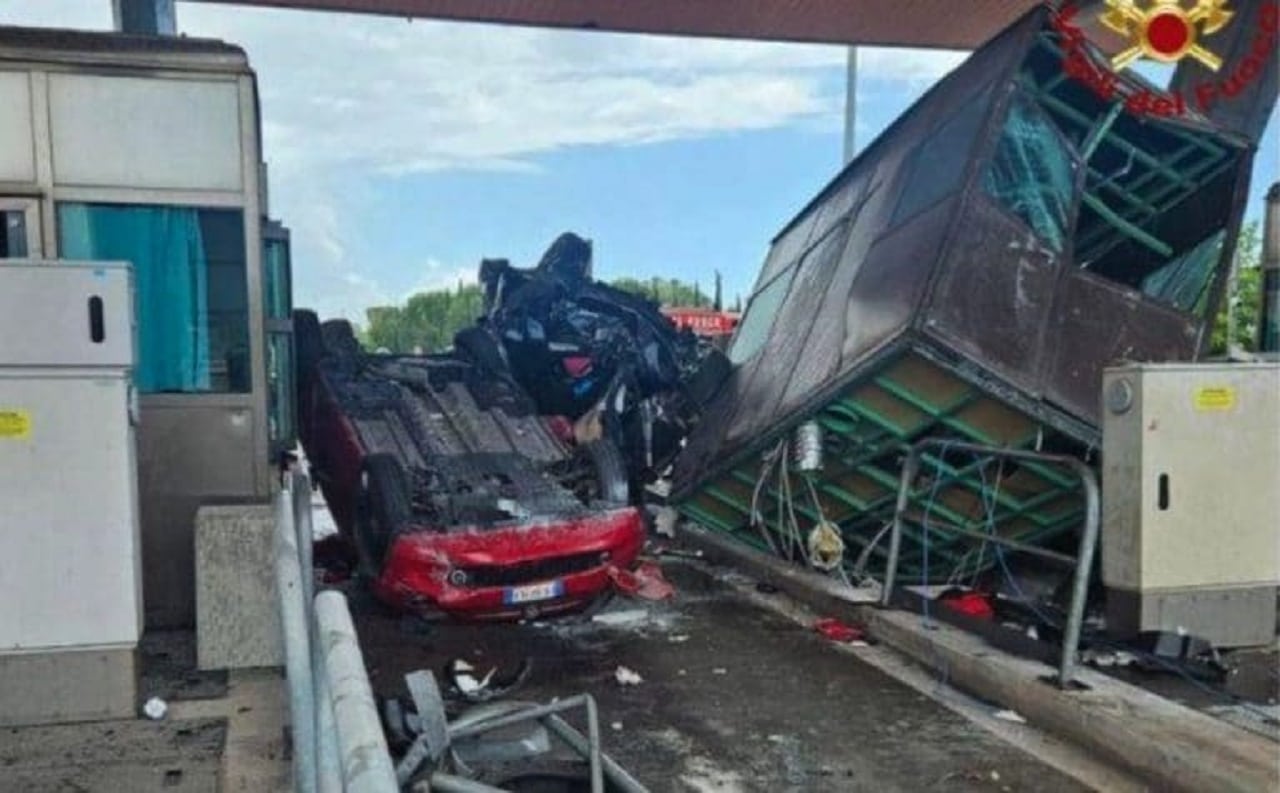 Incidente al casello di Rosignano: ecco le immagini del terribile impatto [VIDEO]