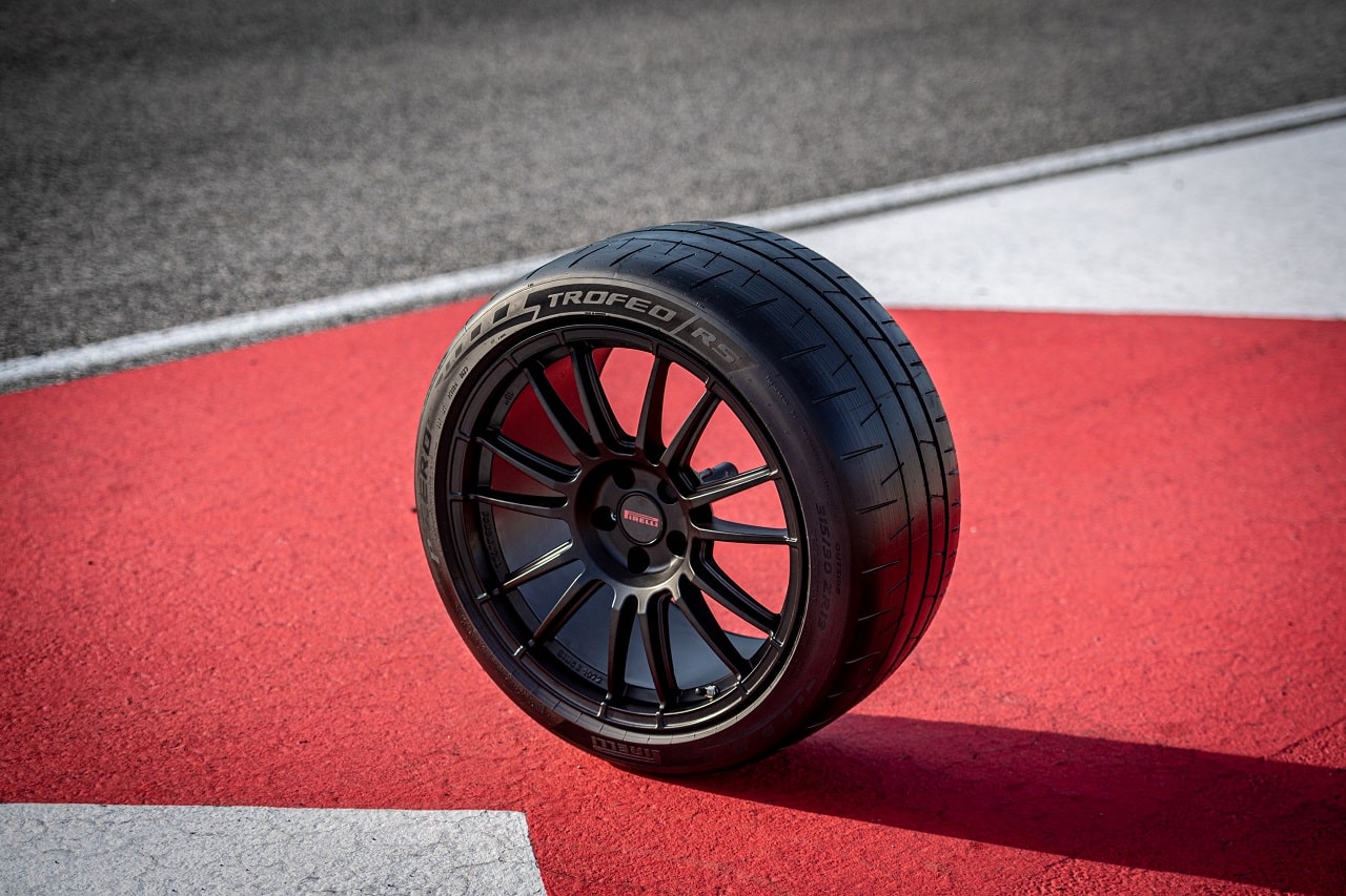 Pirelli ha realizzato quattro nuovi pneumatici per la Porsche 911