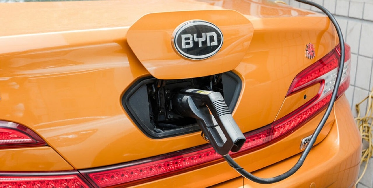 Auto elettriche cinesi: anche il Canada pensa ai dazi