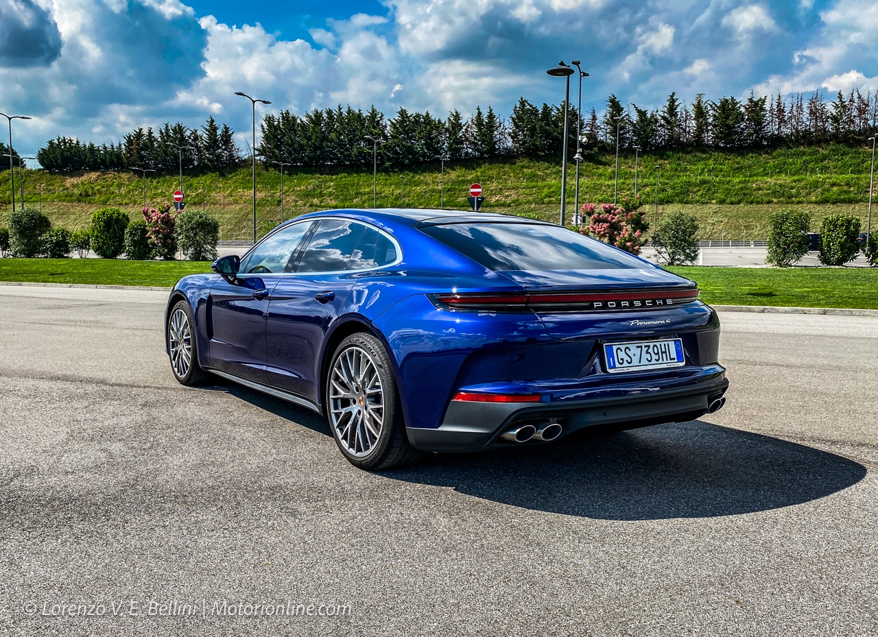 Porsche Panamera 2024 - Retro