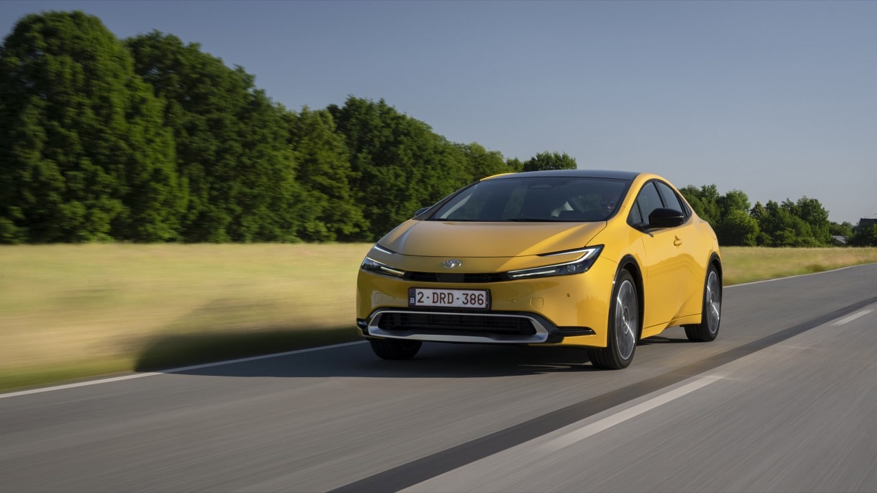 Toyota Prius 2024: motori, allestimenti e prezzi