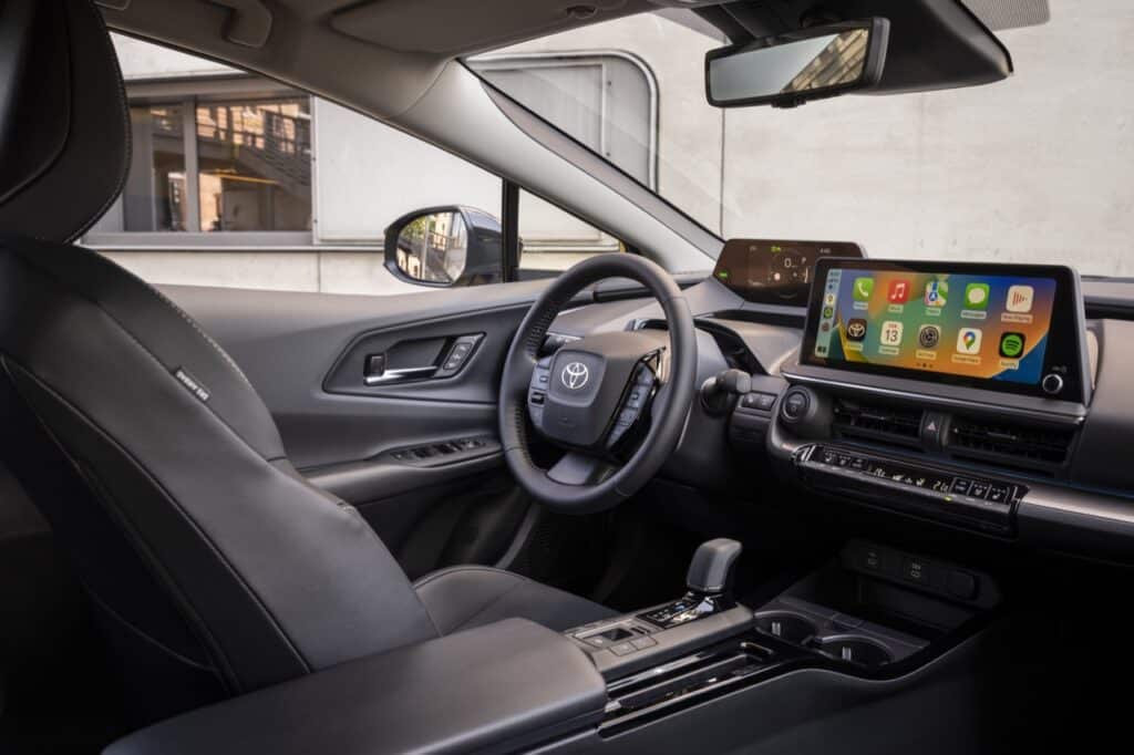 Toyota Prius 2024: motori, allestimenti e prezzi