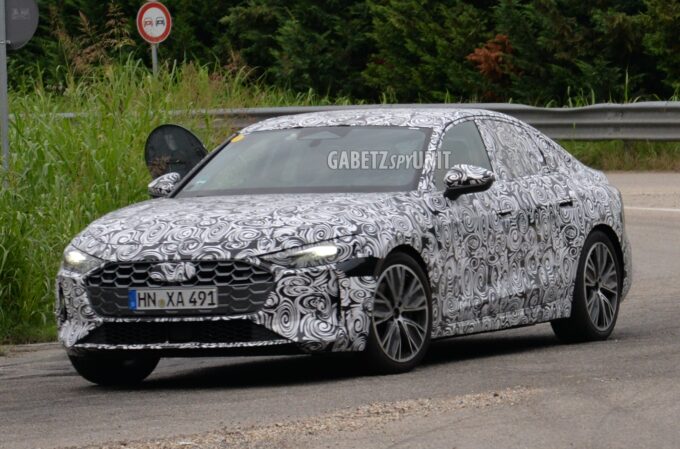 Audi A5 2024: nuove FOTO SPIA a poche ore dal debutto