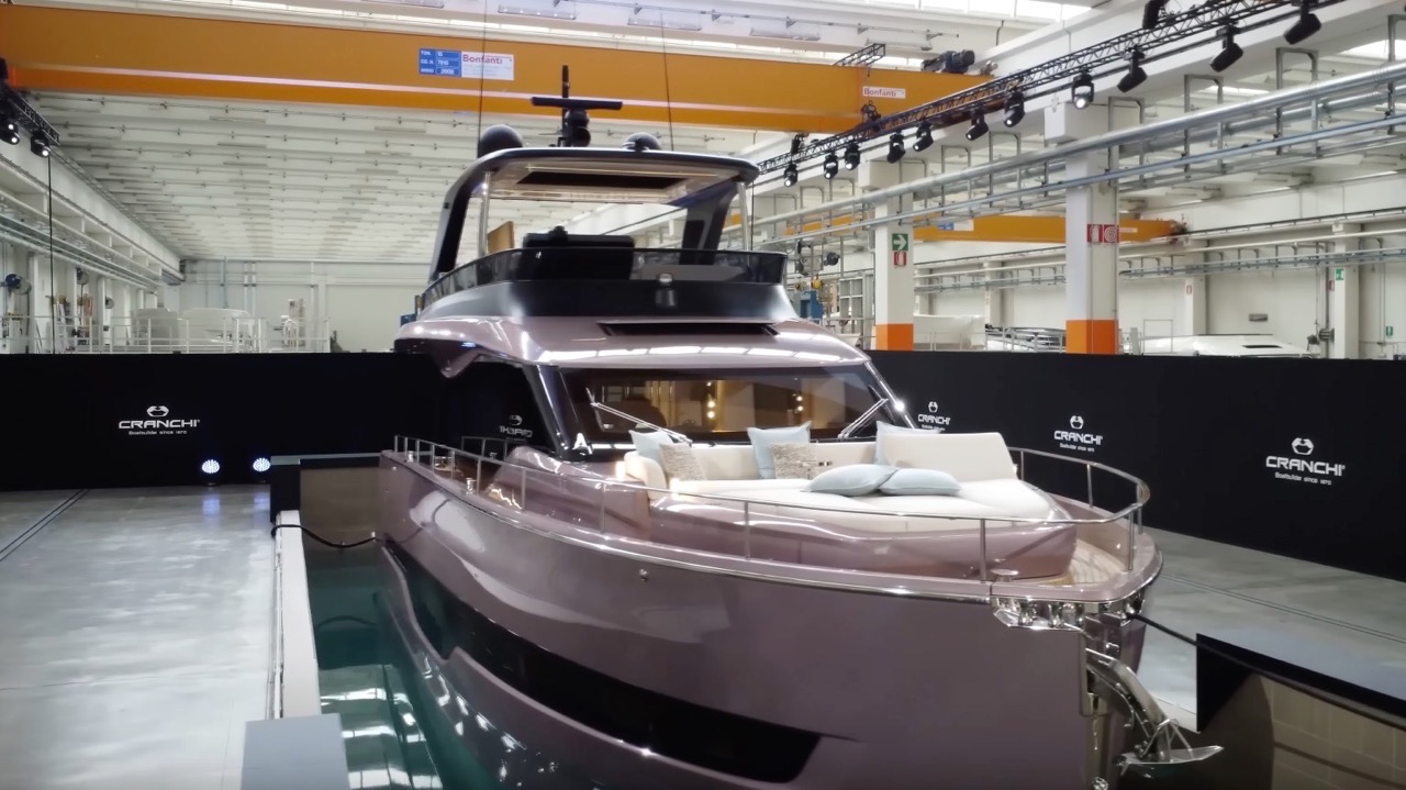 Cranchi Sessantadue Fly: la novità del cantiere italiano [VIDEO]