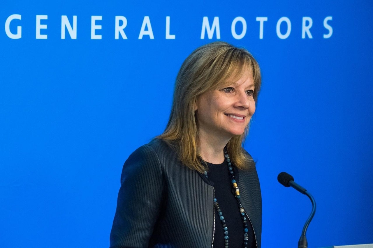GM, Barra frena ancora sulle auto elettriche: “Il mercato non si sta sviluppando”